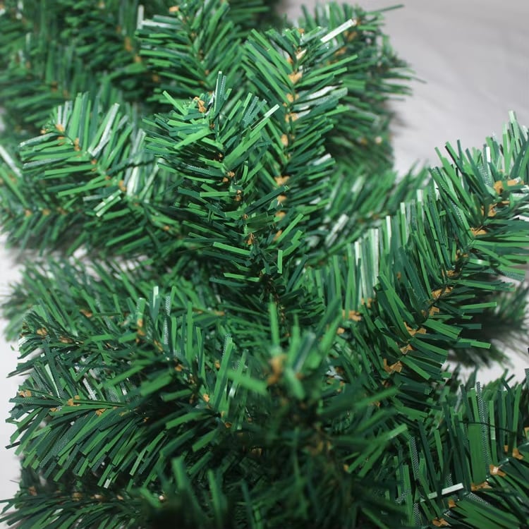 Light-Up Wreath & Garland Collection · image reference 12