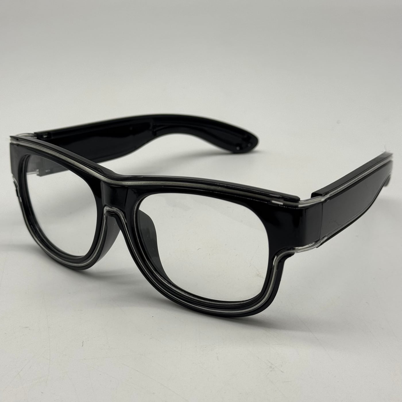 Dual-Colour Light-Up Glasses 5