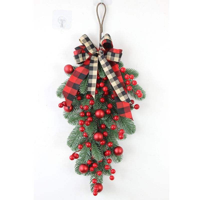 Berry & Pinecone Wreath Collection 4