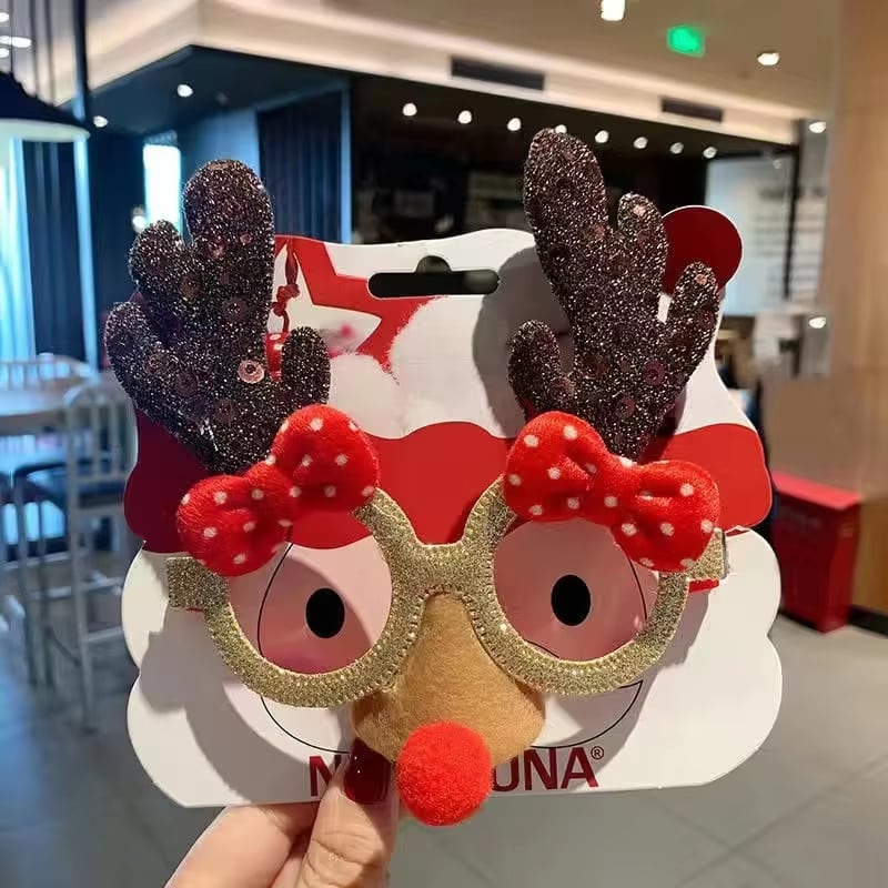 Santa & Christmas Tree Party Glasses · image reference 1