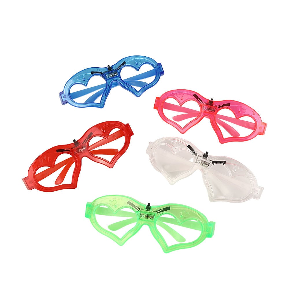 Gafas de luz fría en corazón