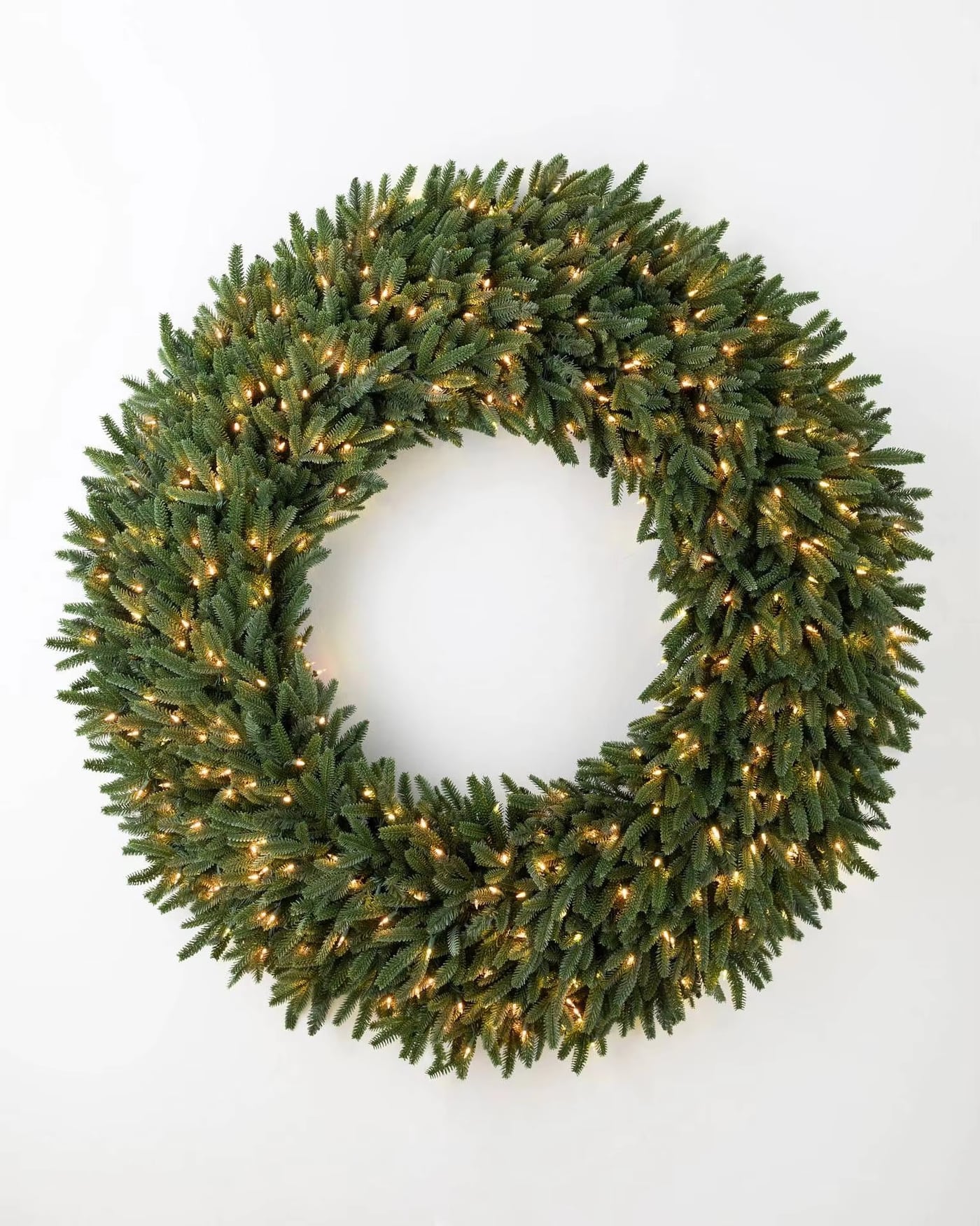 Pre-Lit Green Christmas Wreath · image reference 3